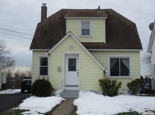 50 Hawthorne St, Bridgeport, CT 06610
