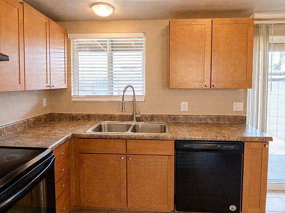 4th image of 2821 N Columbus Blvd APT 13