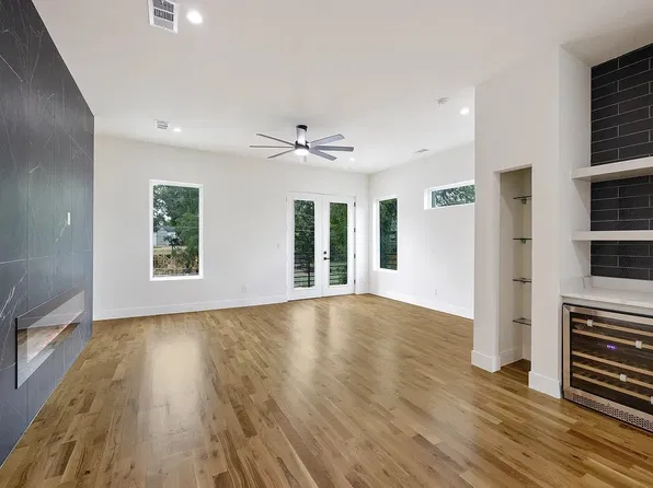 112 Muncie Ave, Dallas, TX 75212
