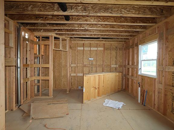 5th image of 2704 Charlotte Way