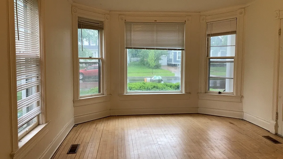 3 bed, 1098 sqft, $1,425 — Photo 2