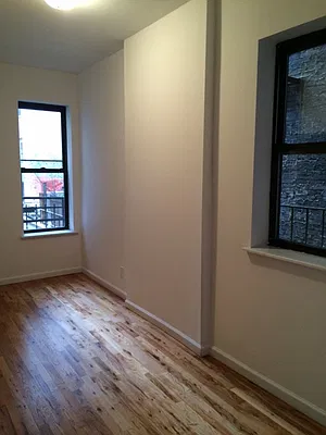 Rented by Acacia Realty | media 10