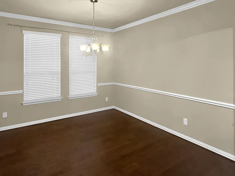 909 Blanco Ln — Photo 8