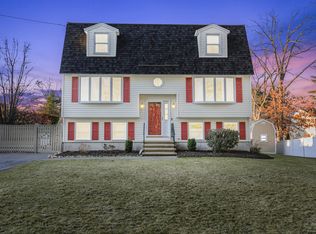 7 Wakefield Ave, Wilmington, MA 01887