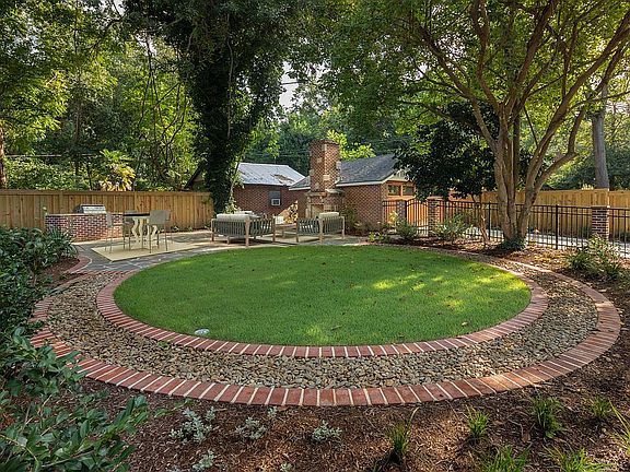 Outdoor Entertainment Space