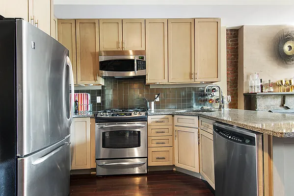 Rented by Douglas Elliman | media 35