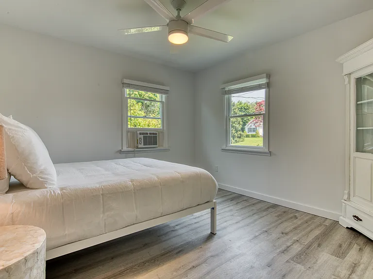 32 S Midway Rd — Photo 23