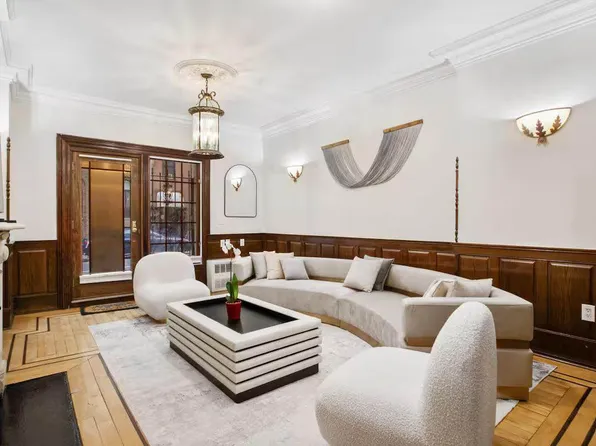 306 E 52nd St APT 1, New York, NY 10022