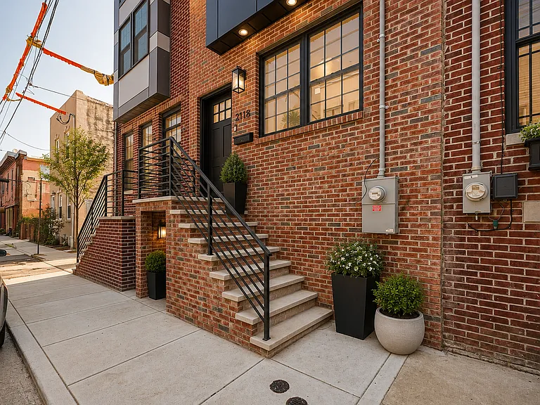 2118 Fernon St — Photo 18