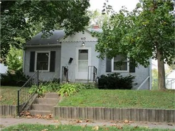 613 Hope Ave, Waterloo, IA 50703
