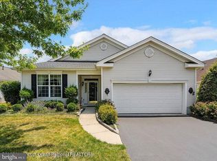 27 Pond View Cir, Barnegat, NJ 08005