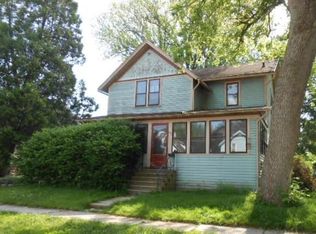 403 S Franklin St, Oconomowoc, WI 53066