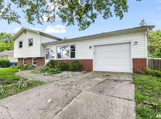 29 Groton Dr, Springfield, IL 62702