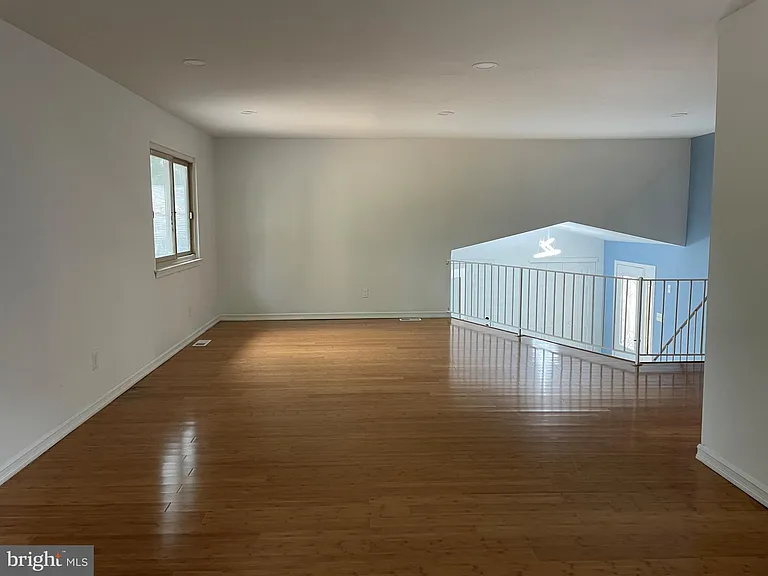 802 Salem Ct — Photo 10