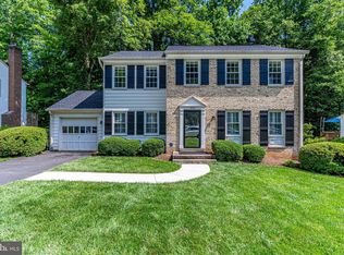 9012 Windflower Ln, Annandale, VA 22003