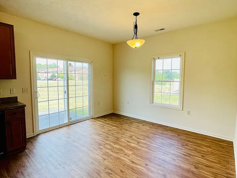 1023 Wellington Dr — Photo 5