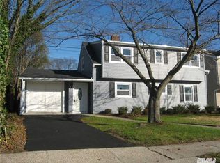 77 Mallard Rd, Levittown, NY 11756