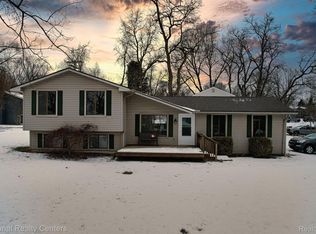 650 Polvadera St, Commerce Township, MI