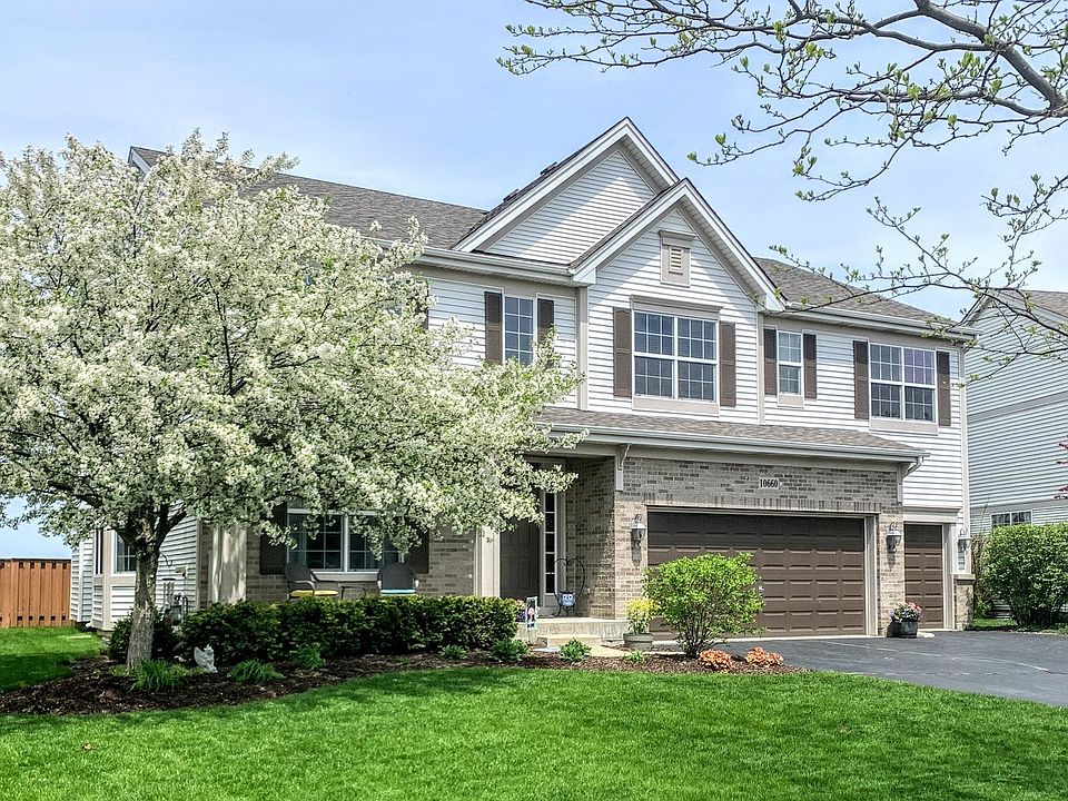 2nd image of 10660 Savannah Ln