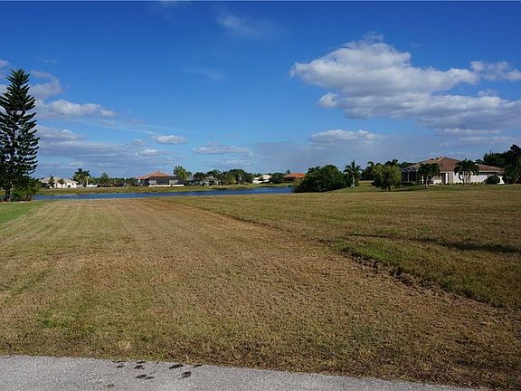 3rd image of 17426 Oro Ct