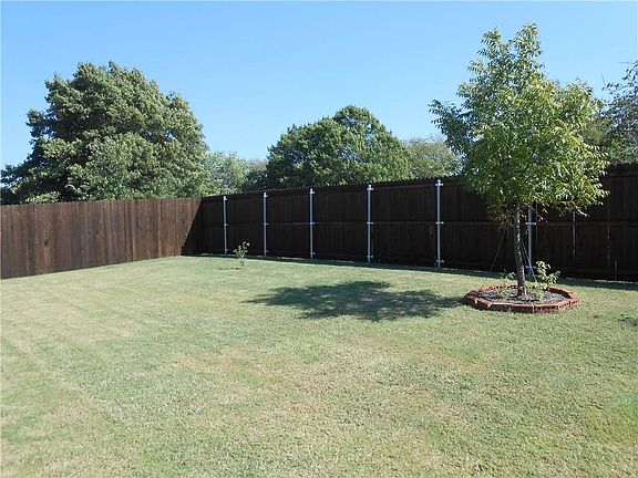 2nd image of 801 Lancashire Ln