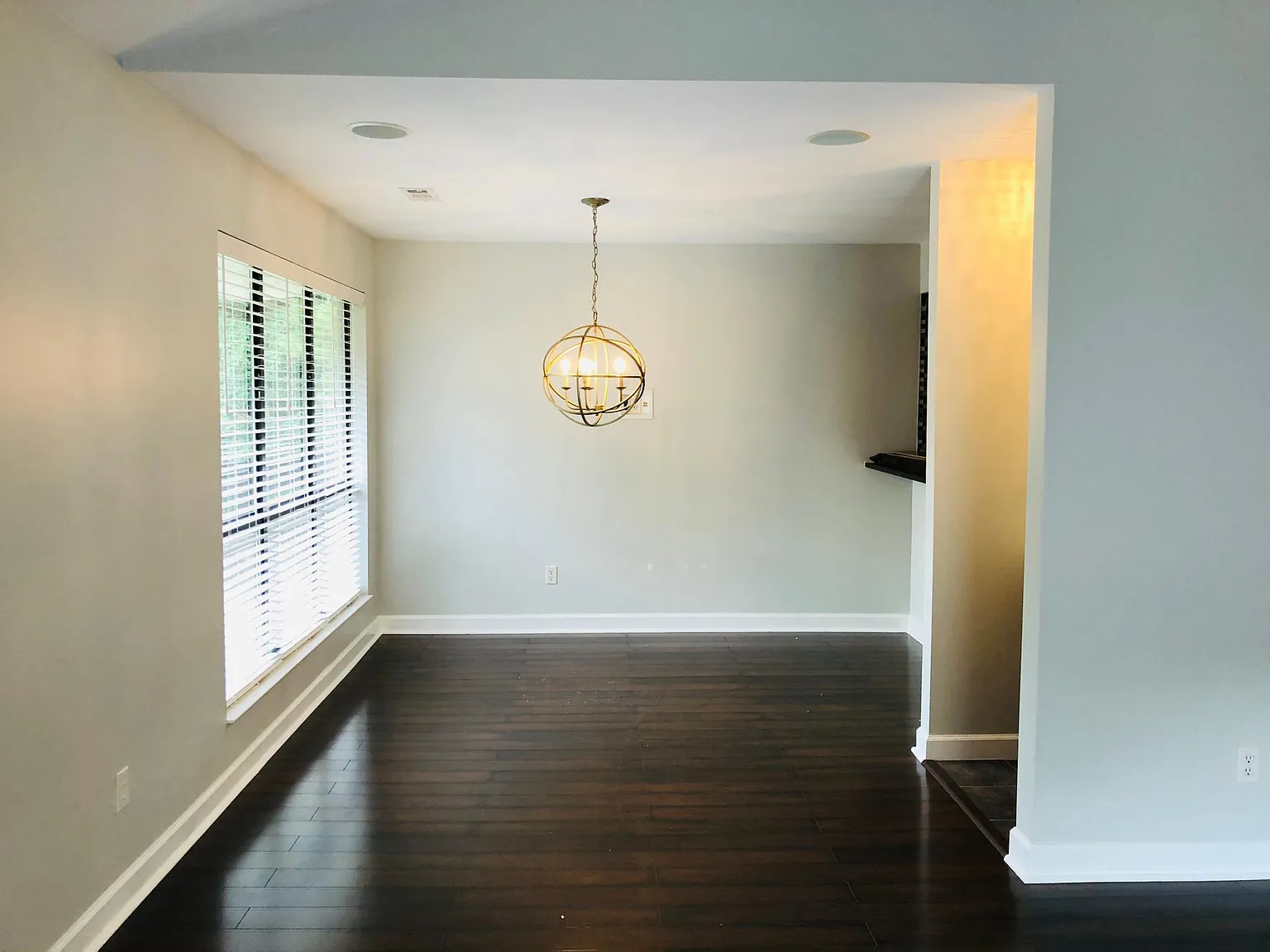 140 Manhattan Ct — Photo 4