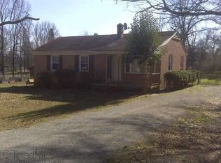 3718 Edgewood Dr, Greensboro, NC 27406