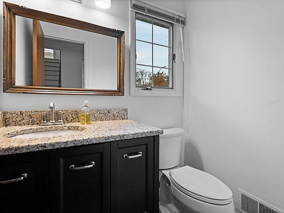 4th image of 3620 Charter Pl