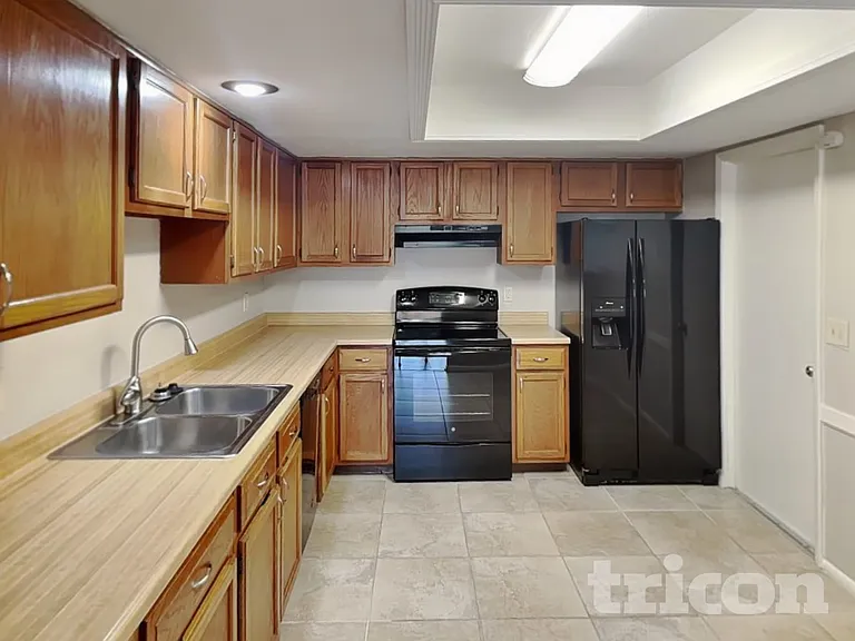 1239 La Mesa Ave — Photo 7