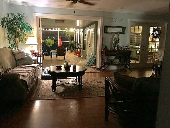 4th image of 1060 N Montego Bay Dr