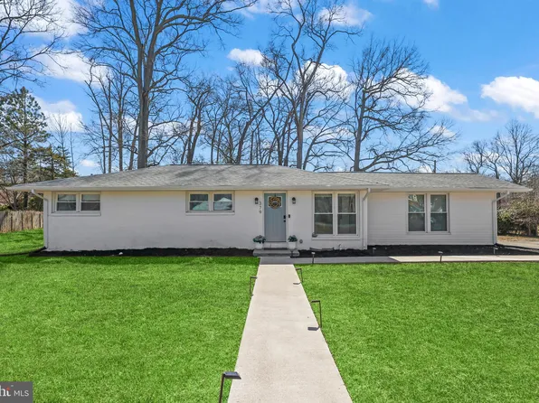 379 Ferry Rd, Fredericksburg, VA 22405