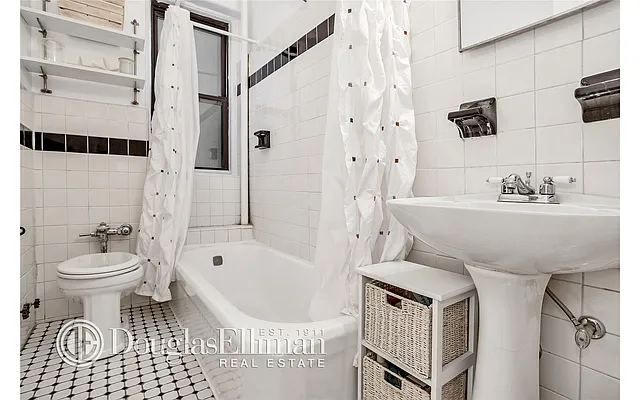 Rented by Douglas Elliman | media 8