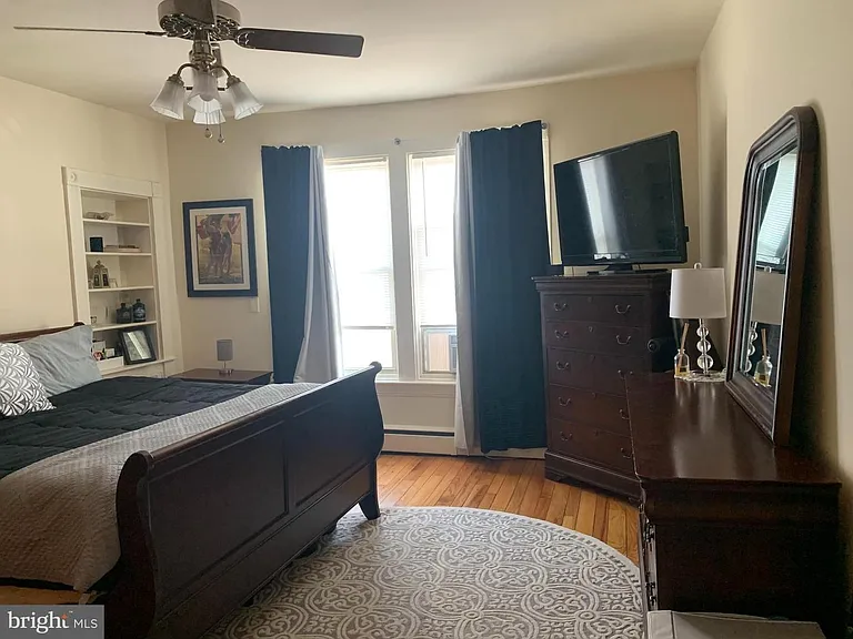 256 Radcliffe St — Photo 6