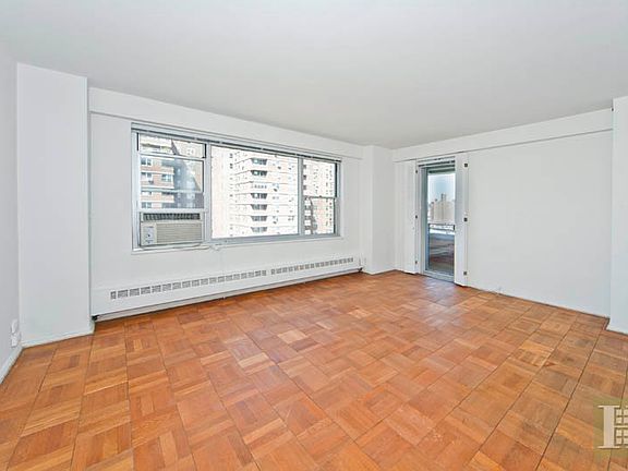 2nd image of 570 Grand St #M1503