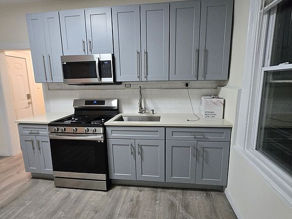 3rd image of 110 Schley St #1R