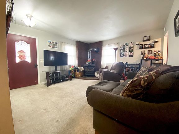 2nd image of 26 E Laclair St