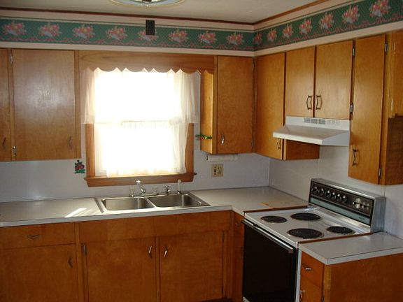 4th image of 13 Seltzer Ave