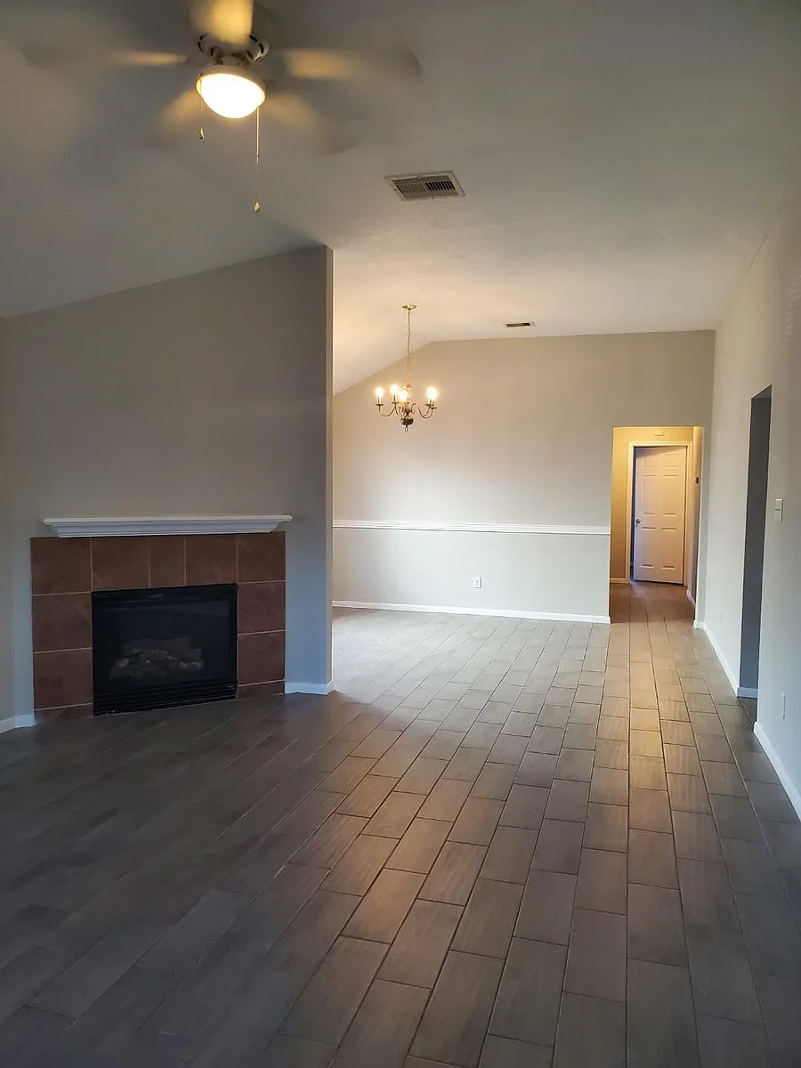 Building Photo - 18242 River Sage Dr