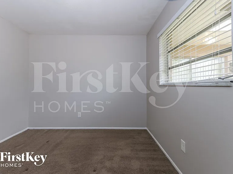 6871 NW 12th St — Photo 10