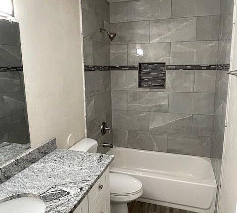 5th image of 125 N HUNT Drive W