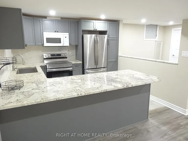 39 Devondale St #LOWER LEVEL — Photo 10