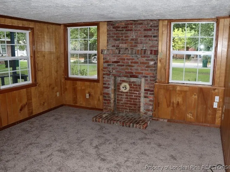 1003 James St — Photo 4