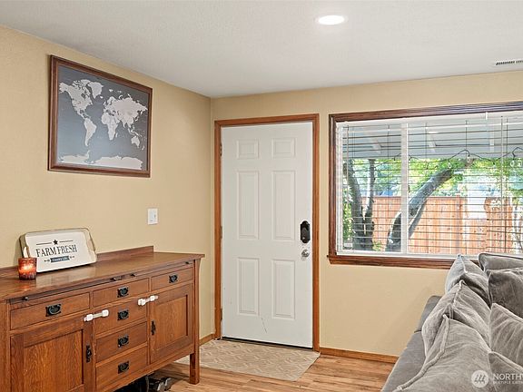 5th image of 222 SW 305th Street
