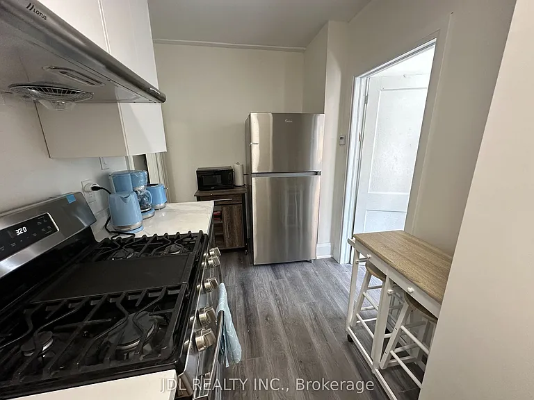 5 Sorauren Ave #5 — Photo 15