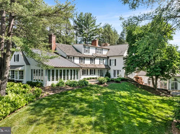 2490 White Horse Rd, Berwyn, PA 19312