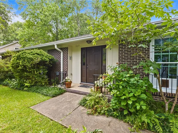 317 Windsor Dr, Auburn, AL 36832