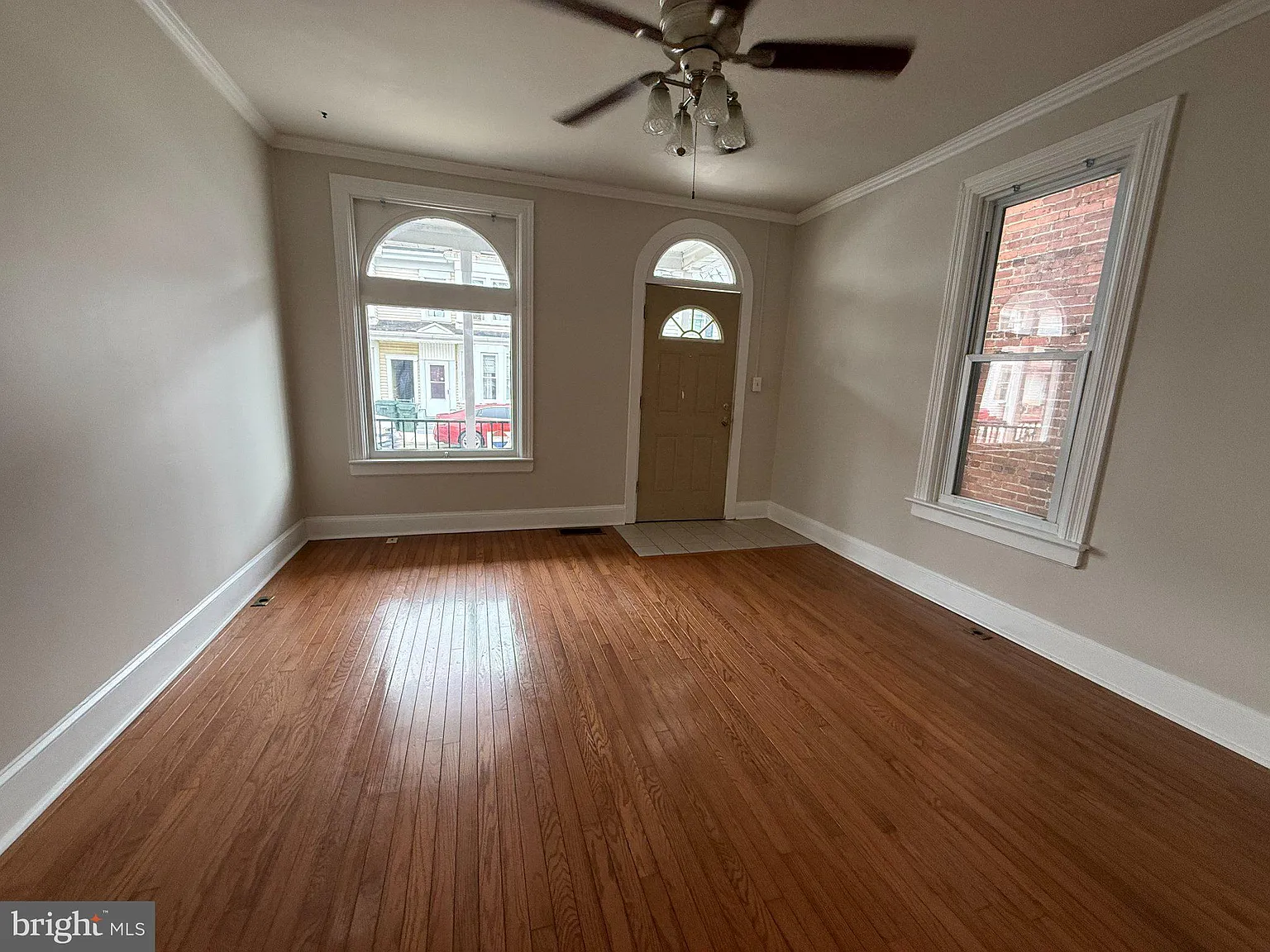 3 bed, 1.0 bath, 1120 sqft, $1,500 — Photo 4