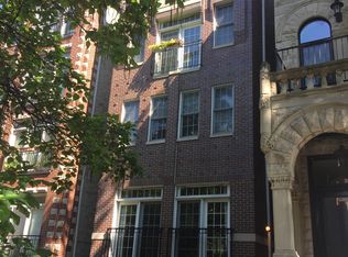 630 W Briar Pl APT 1, Chicago, IL 60657