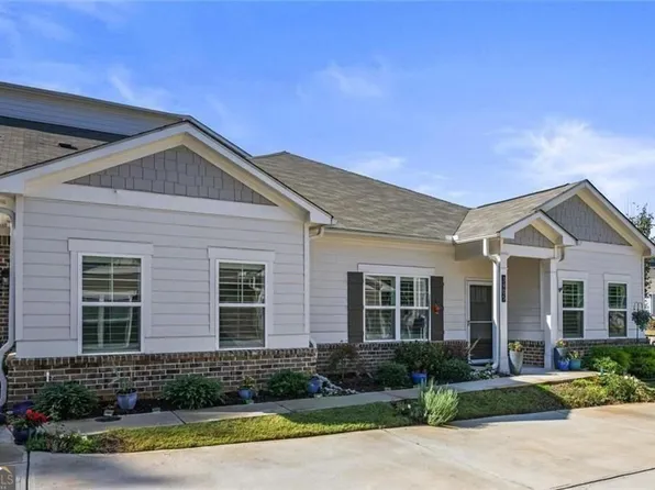 3905 Shelleydale Dr, Powder Springs, GA 30127