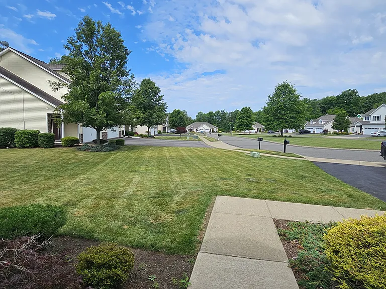 45 Somerset Dr — Photo 27